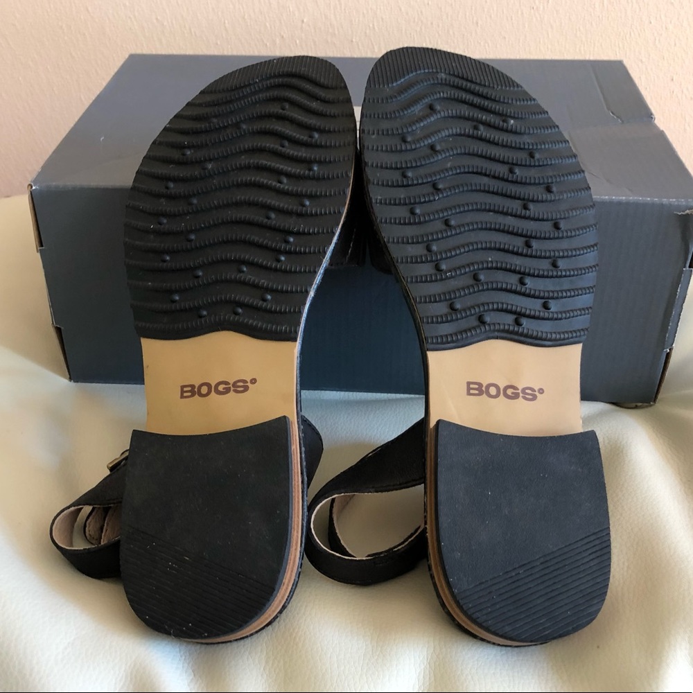 Like New Black BOGS Sandals - Picture 4 of 8
